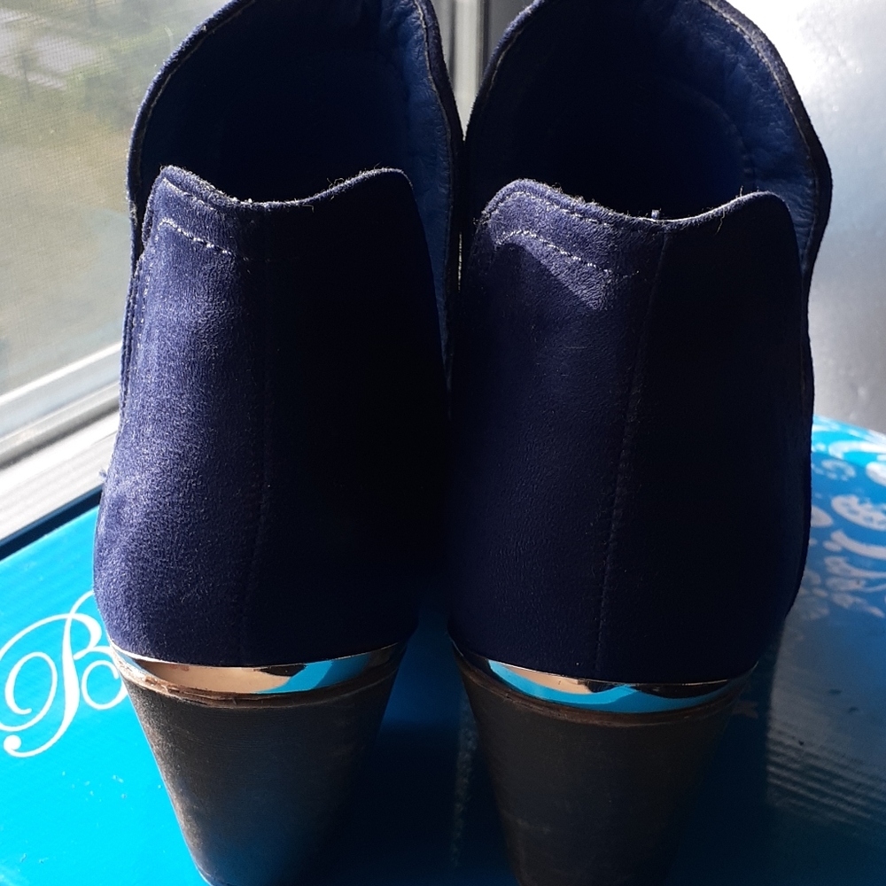 Heels - Picture 3 of 4